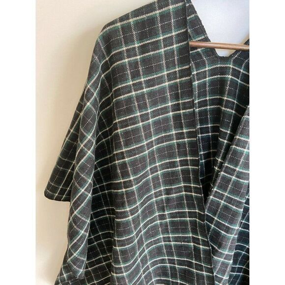 Black Plaid Women Cape One Size - Picture 2 of 4
